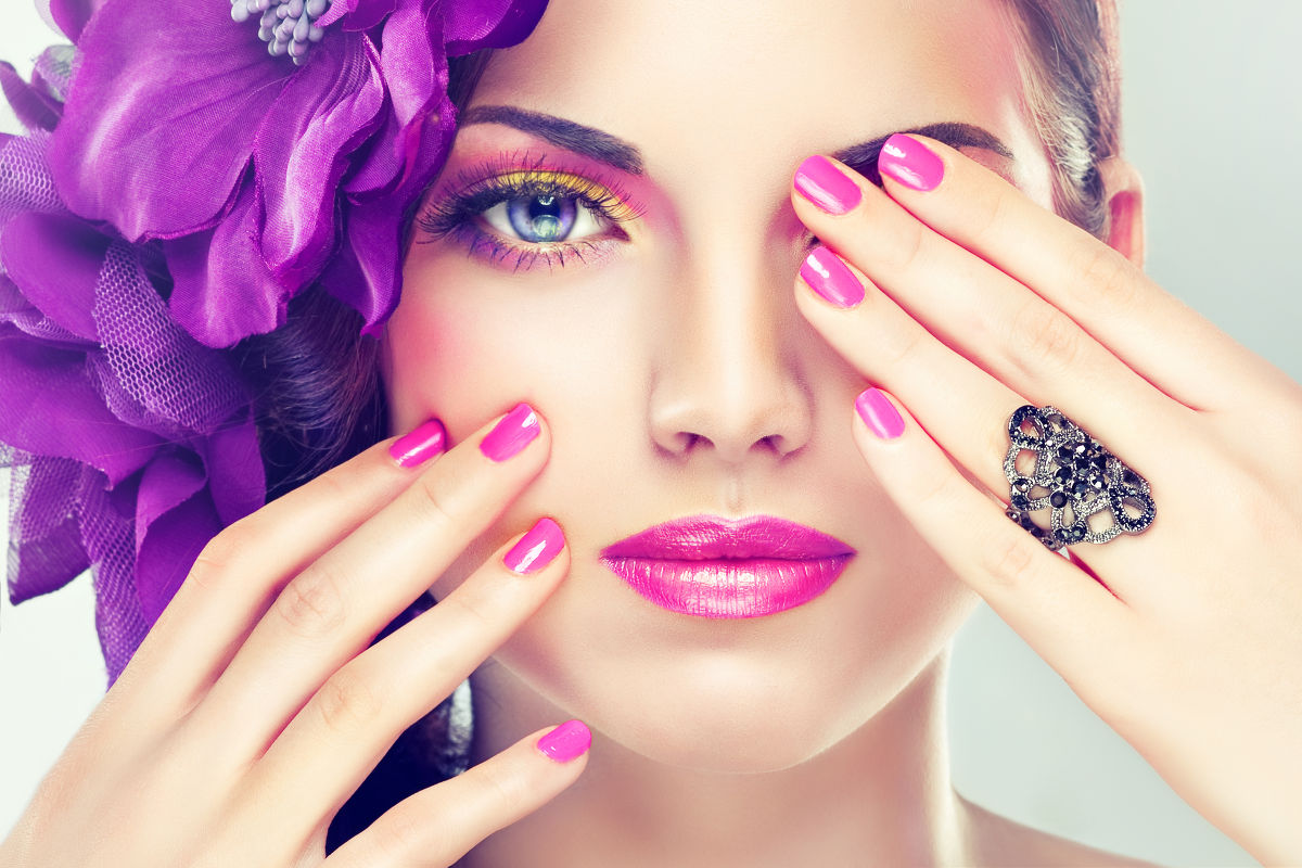 From Tuesday to Saturday, from 9am to 7pm, we are available for you