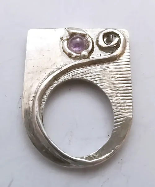 anello in argento con ametista