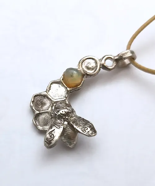 Ciondolo in argento con opale