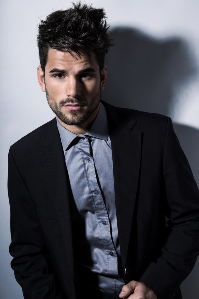 RORY <br/> <span class="yellow_text">TAYLOR</span>