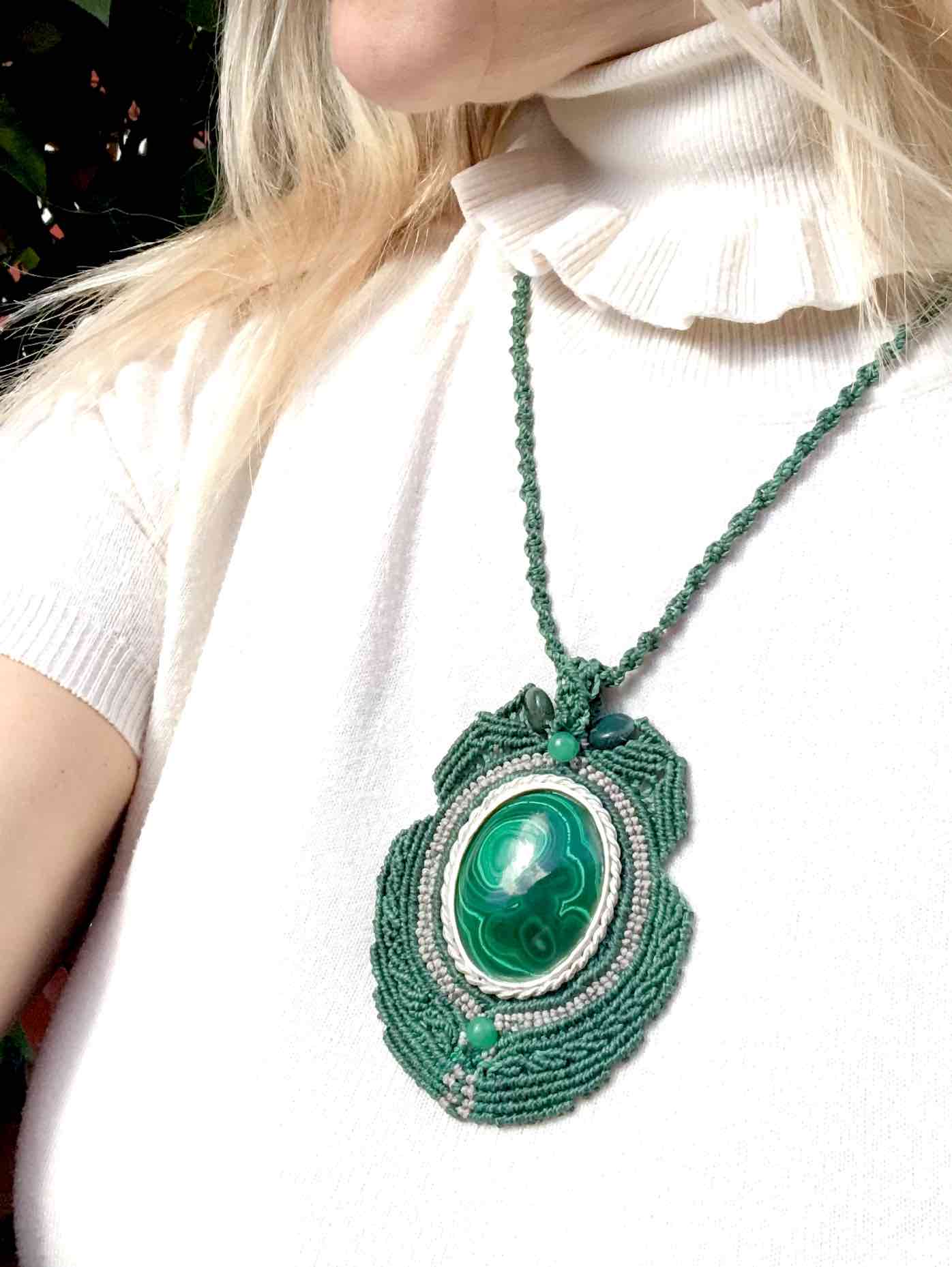 Ciondolo in Malachite con Macrame'