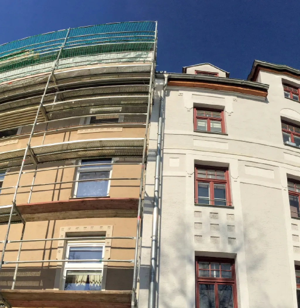 <i class="fa fa-search"></i>