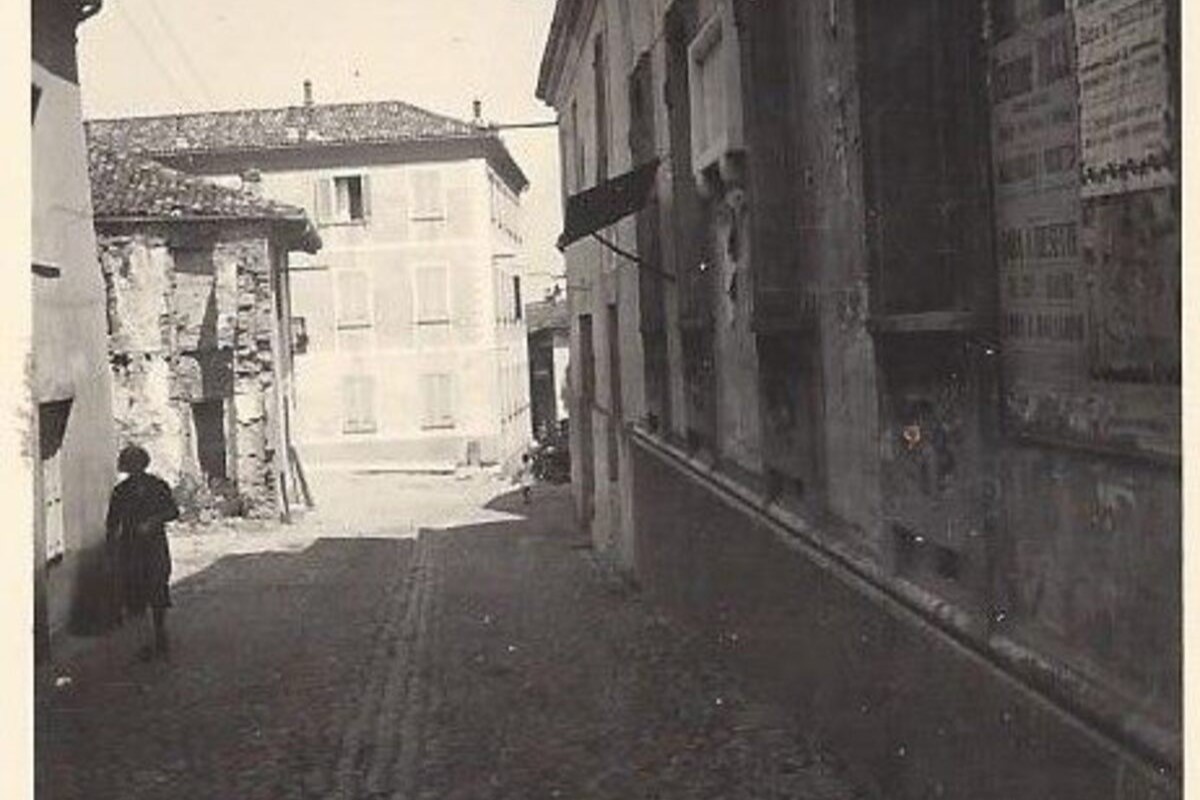 Scuole Luigi Einaudi: nel 1960 iniziò la costruzione del nuovo edificio scolastico che pose fine a 100 anni di aule provvisorie