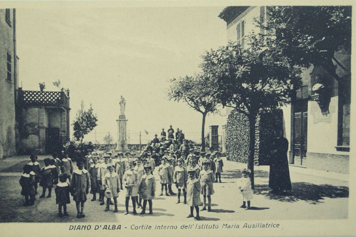 Palazzo delle Suore: diventa in breve centro della comunità religiosa e sociale del paese