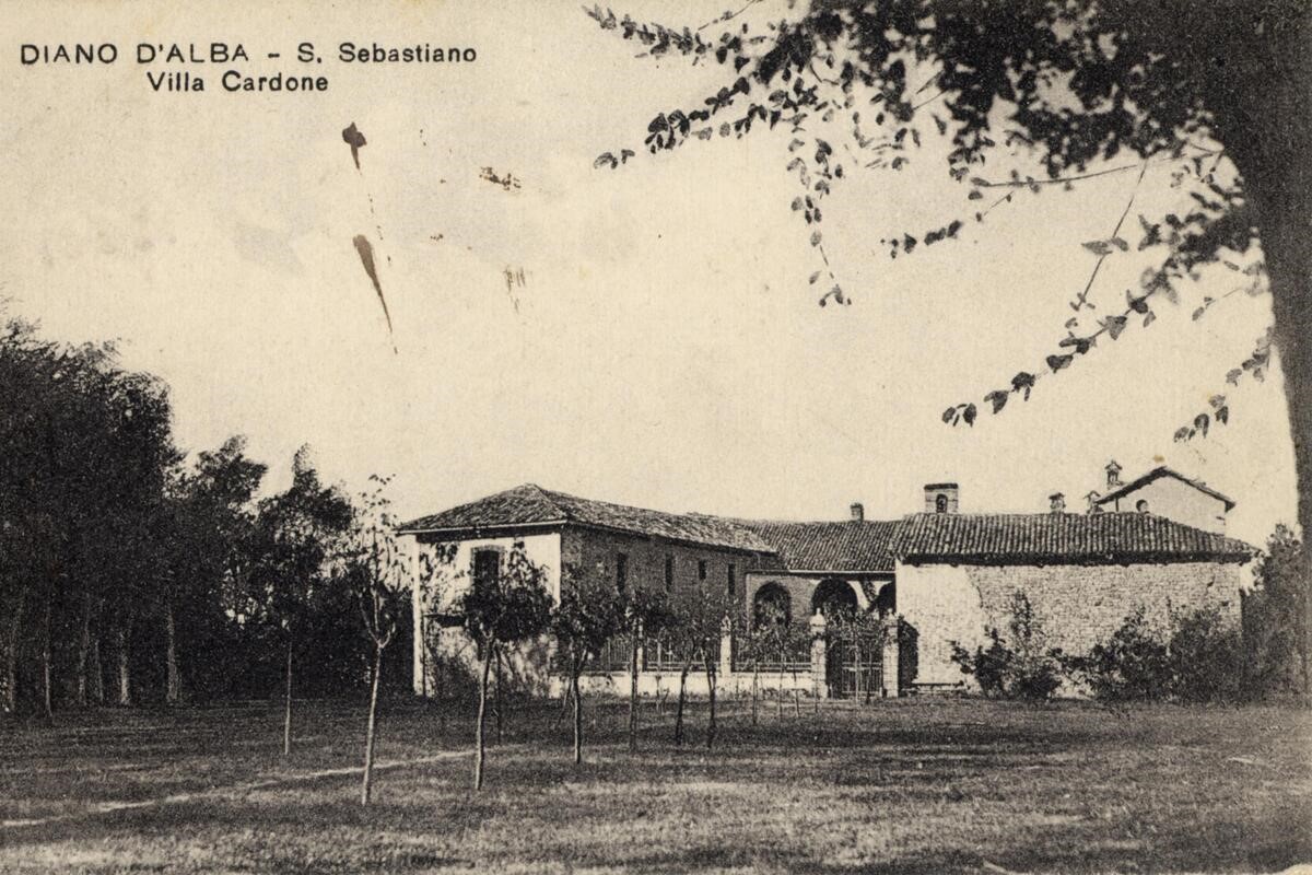 Palazzo Rangone dello Spianamento: antichissima costruzione che fu  a ridosso del 1600 convento dei Padri Agostiniani 