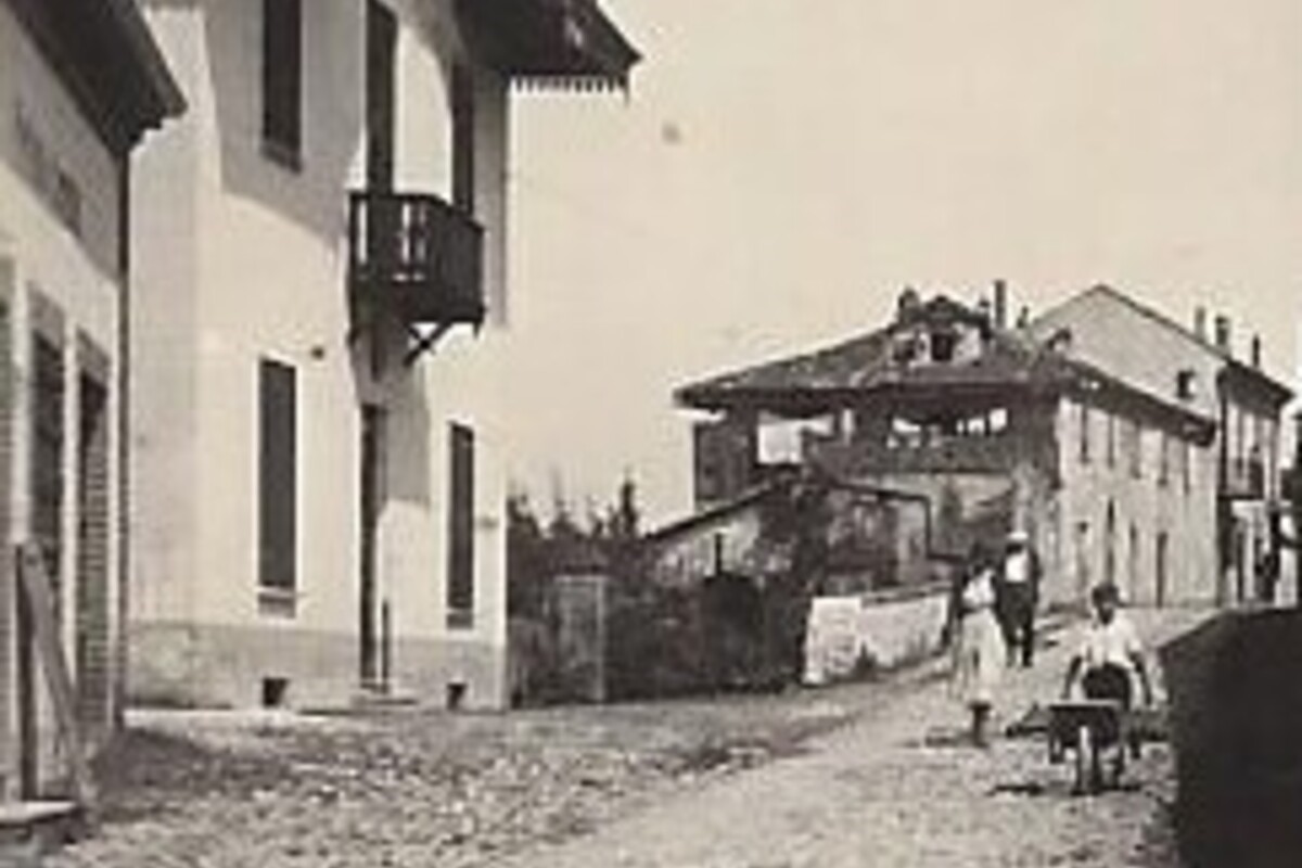 Enoteca Comunale dei Sorì: questo edificio nell’era fascista divenne proprietà del comune come edificio scolastico