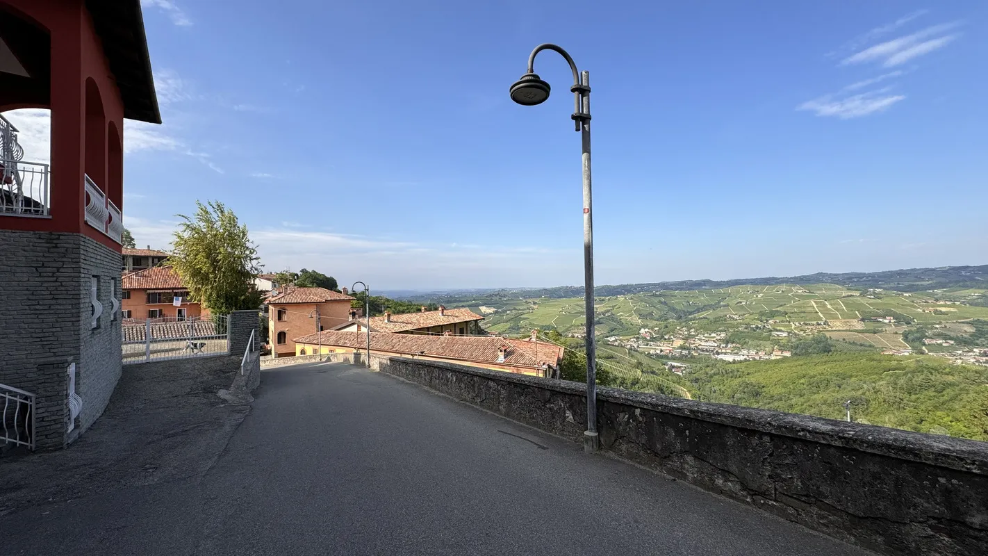 Usat, piccola porta di accesso al castello