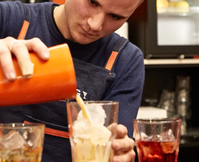 La versata con il shaker