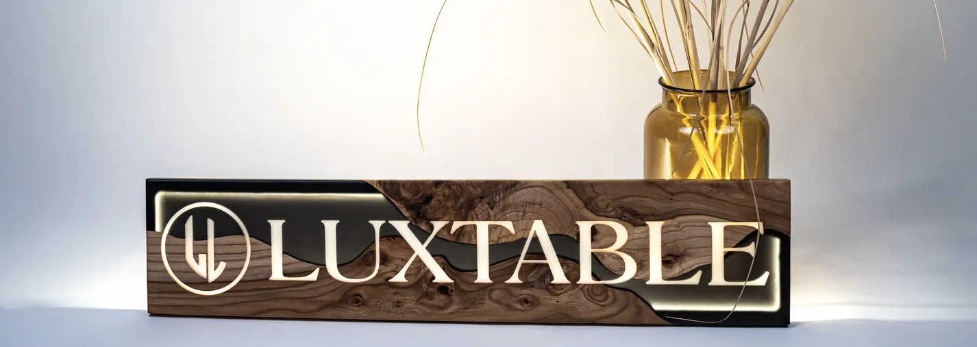 Tavoli in legno e resina