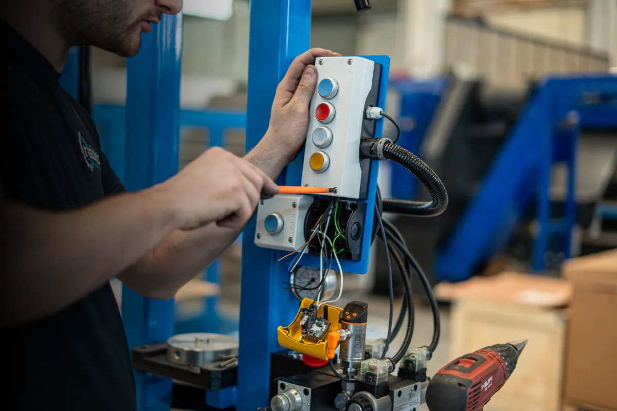 ASSISTENZA MECCANICA ed ELETTRONICA