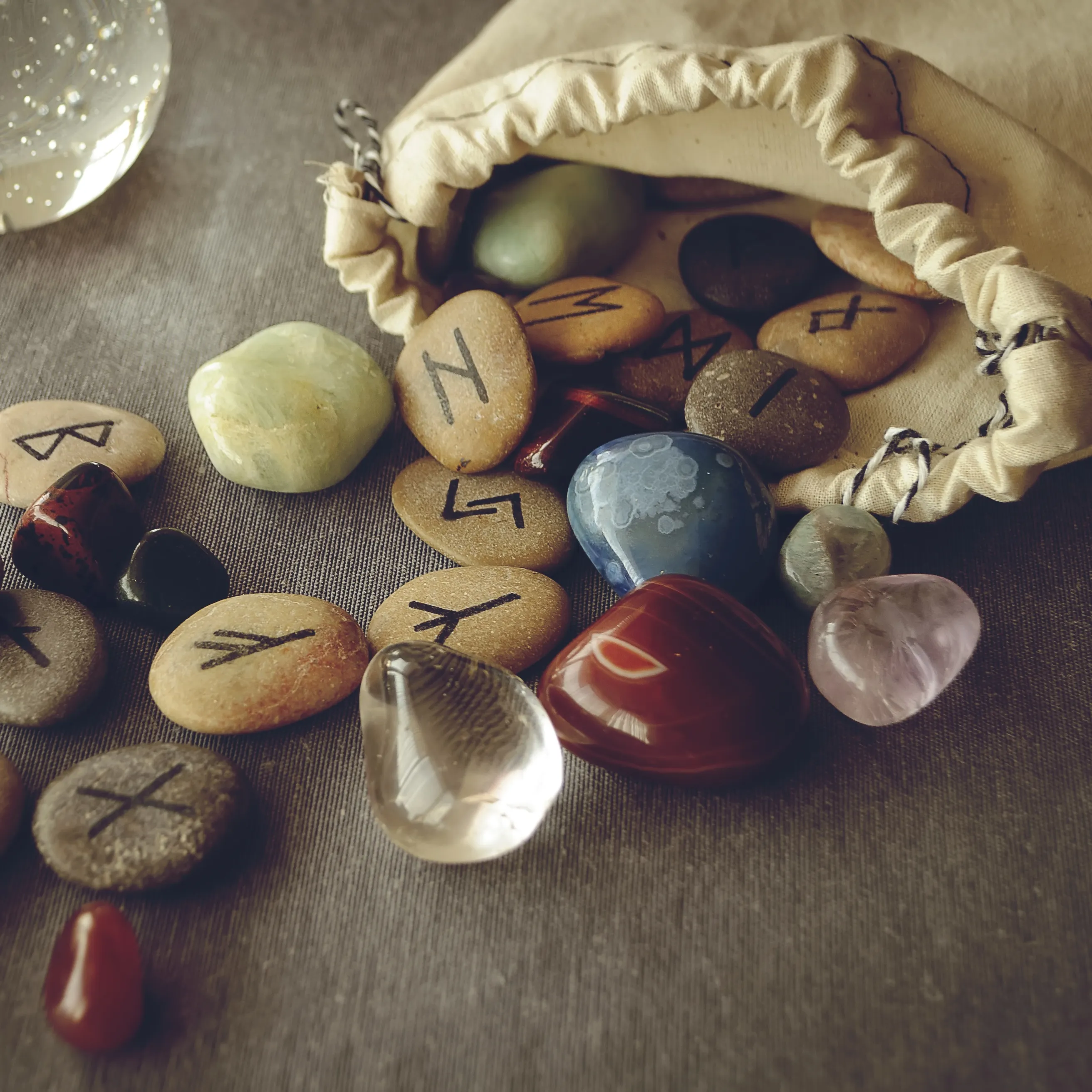 Runologia Archetipica