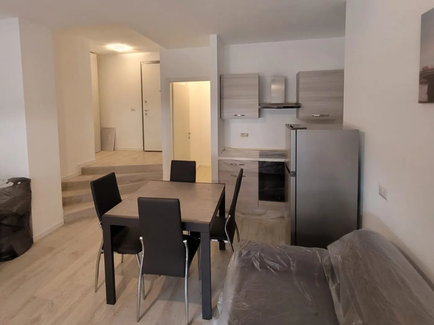 Riconversione spazi commerciali in residenze moderne a Milano