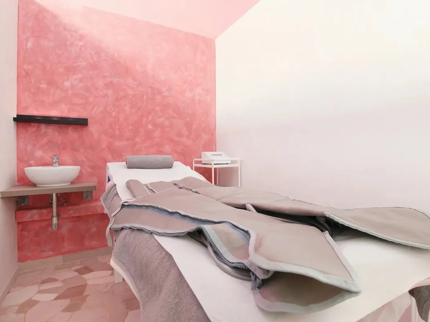 Reception centro estetico design moderno Milano