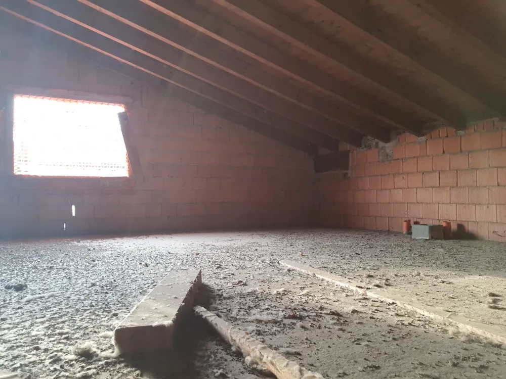 Trasformazione completa da struttura grezza a casa contemporanea Lodi