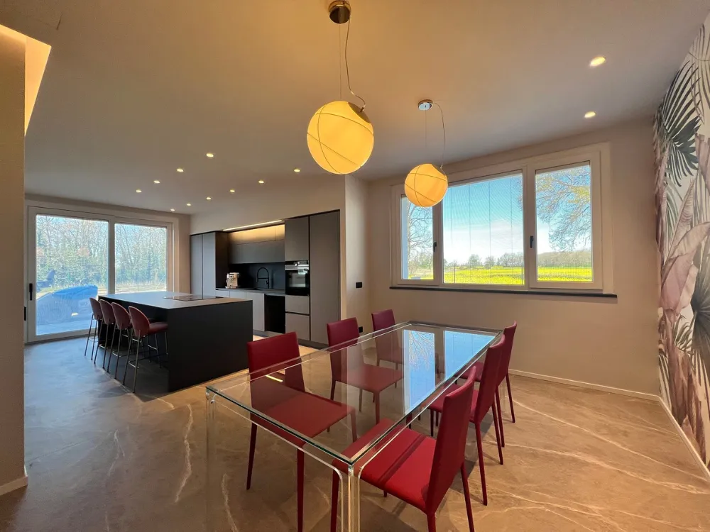 Trasformazione completa da struttura grezza a casa contemporanea Lodi