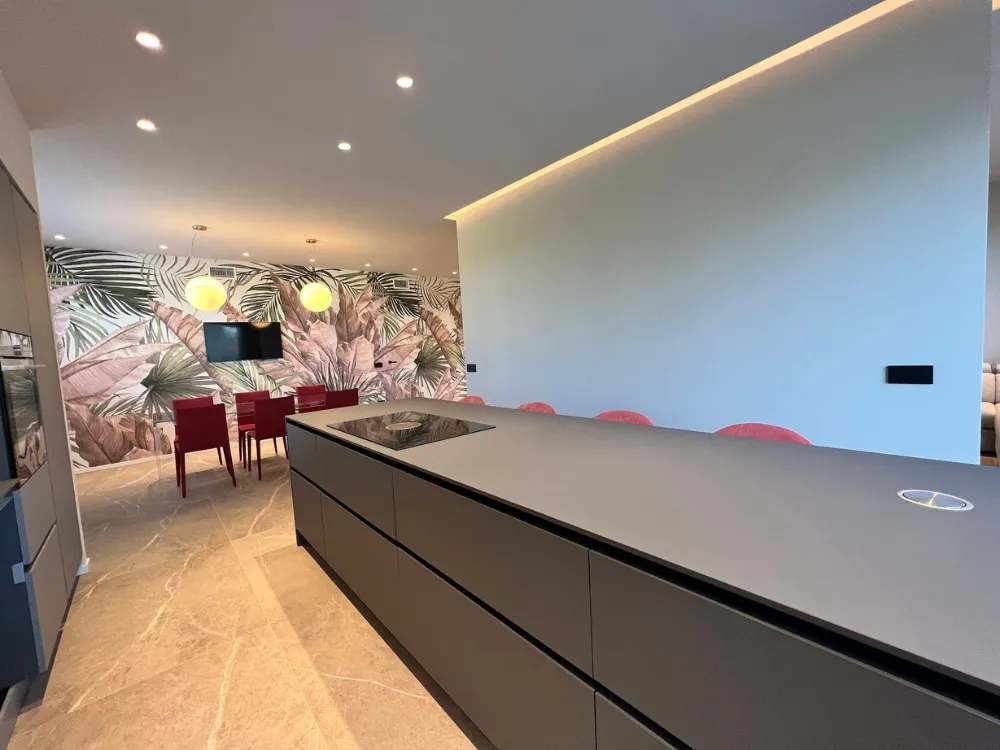 Trasformazione completa da struttura grezza a casa contemporanea Lodi