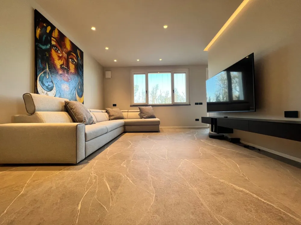 Trasformazione completa da struttura grezza a casa contemporanea Lodi