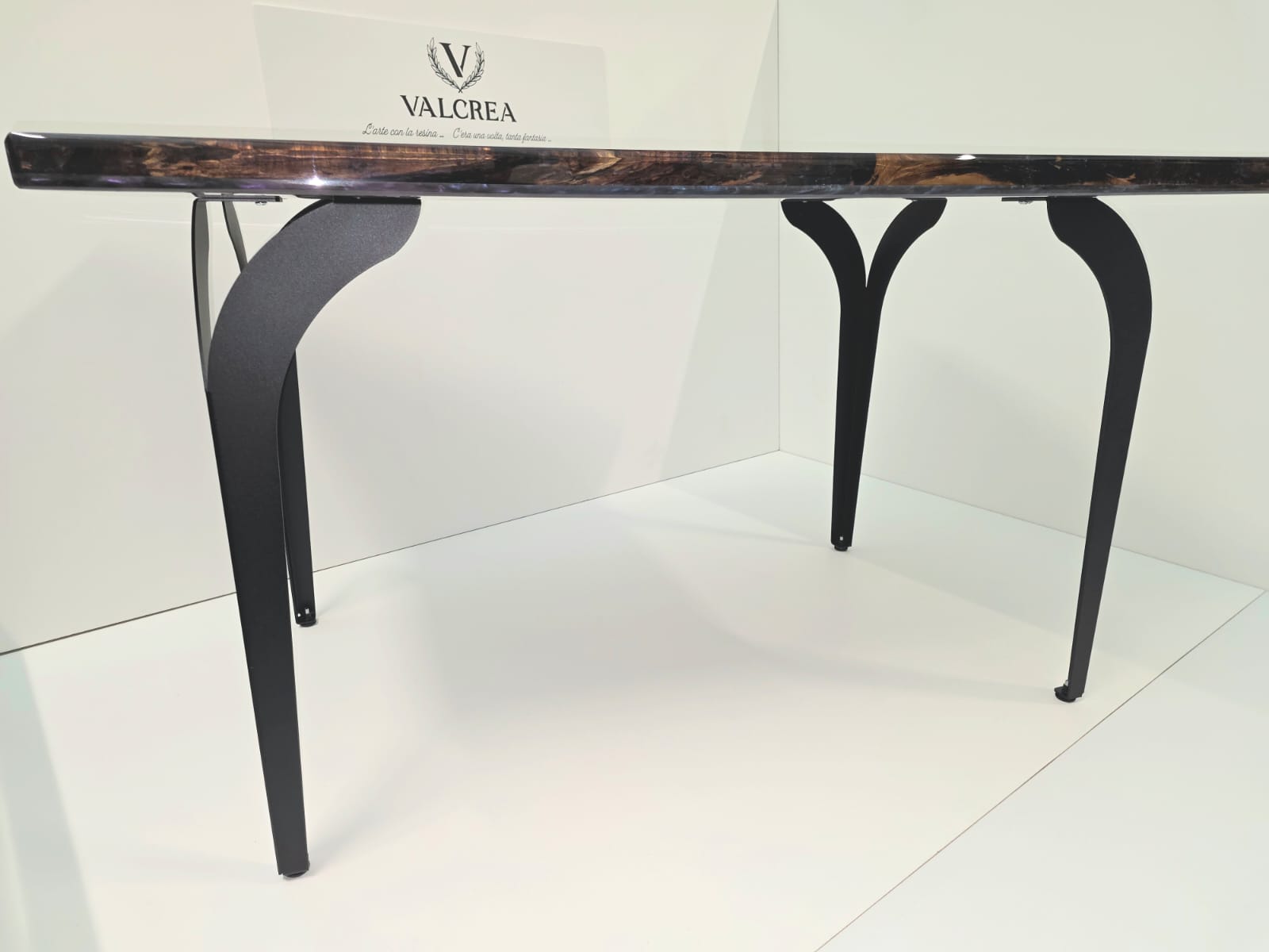 TAVOLO RESINA E ULIVO