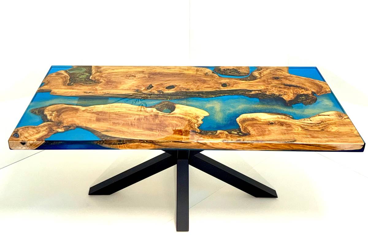 Tavolo con ulivo Salentino, design "effetto fiume"